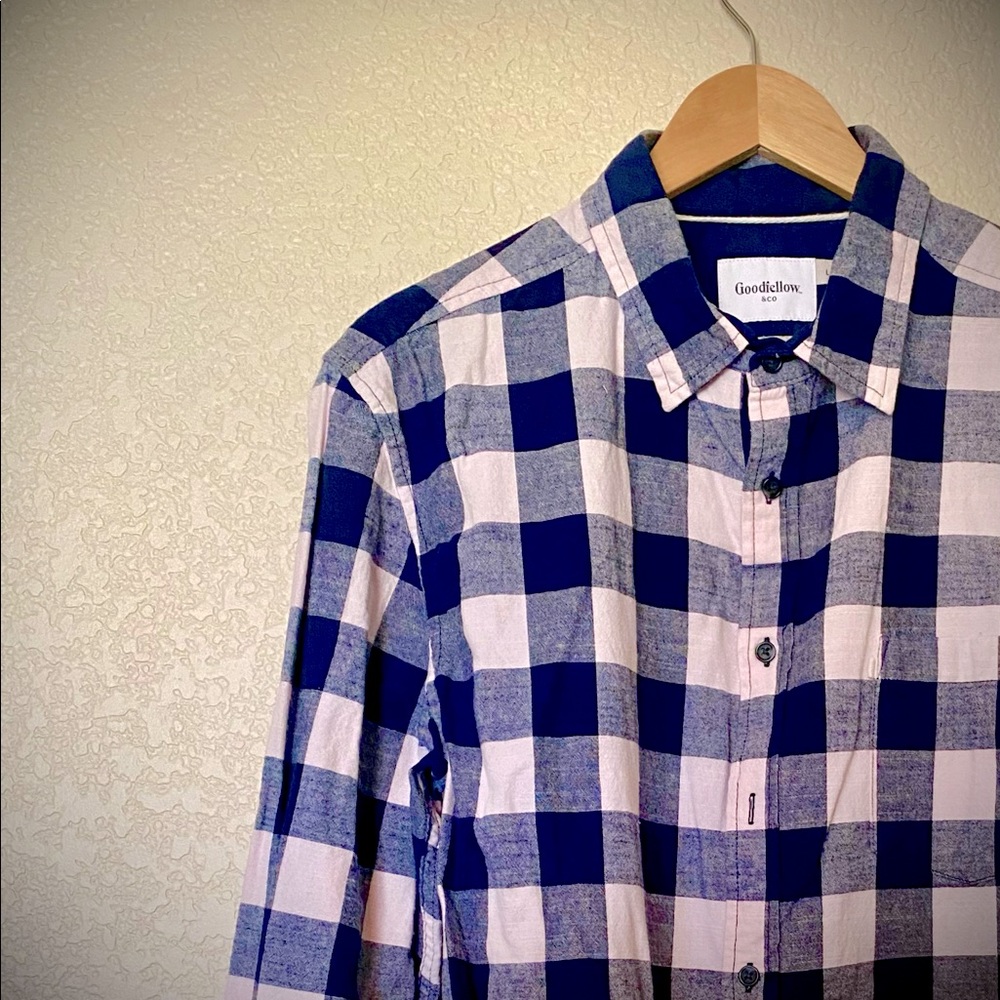 Men’s pink and navy long sleeve button down